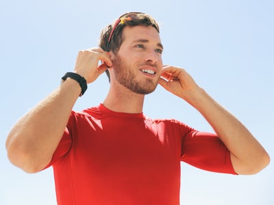 Bon plan : -50% sur les écouteurs sans fil Altice Smart Buds Sport chez SFR