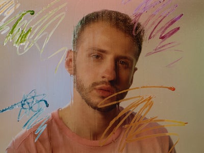 Maxenss, de YouTube à la scène