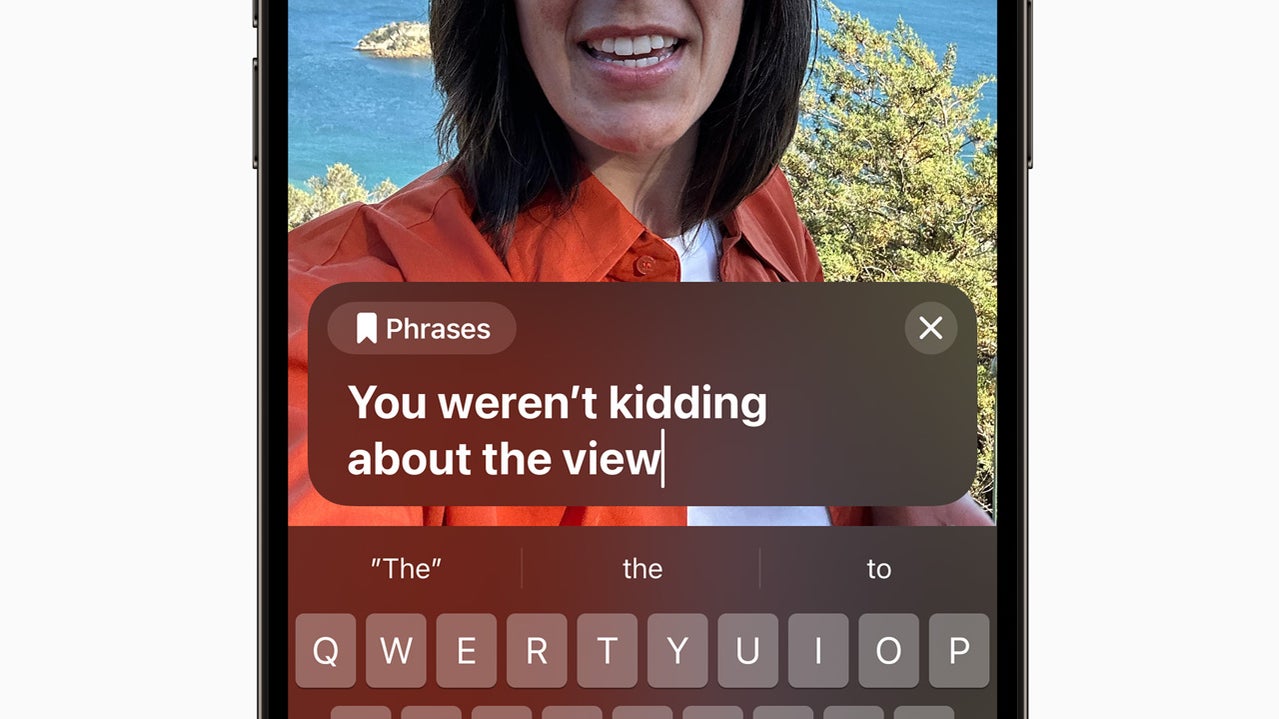 Il suffit d'écrire une phrase afin qu'elle soit retransmise oralement par Live Speech, le tout en utilisant votre voix.
