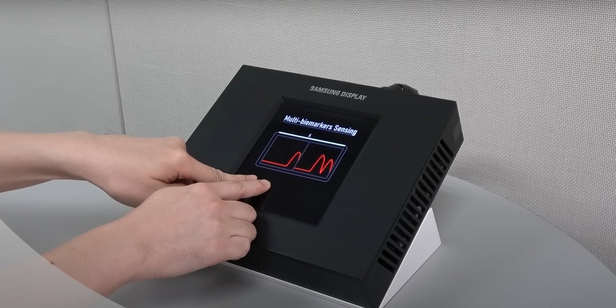 L'écran prototype Sensor OLED de Samsung, une innovation permettant de surveiller son état de santé grâce à ses empreintes digitales.