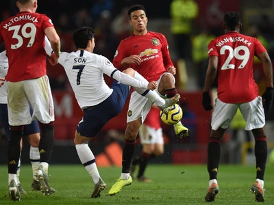 Premier League : the show must go on