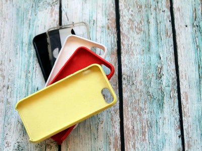 Comment et pourquoi nettoyer sa coque de smartphone ?