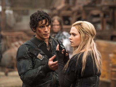 The 100 : Bellamy et Clarke vont-ils finir ensemble ?