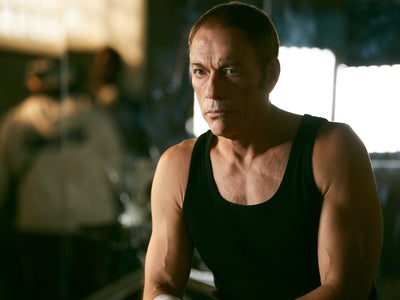 3 bonnes raisons de regarder Le Dernier Mercenaire sur Netflix