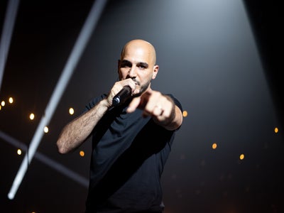 Coming out : le premier spectacle de Mehdi Djaadi à (re)découvrir sur Canal+