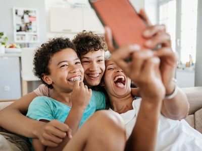 Smartphones : les bons plans de la rentrée sont chez SFR