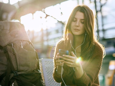 Forfait à l'étranger : que faut-il couper/anticiper pour éviter les mauvaises surprises ?
