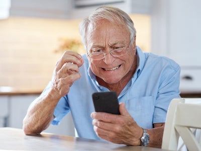 Agir avec le 33700, la plateforme de lutte contre les SMS et appels indésirables