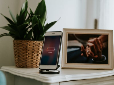 Cette batterie externe de poche et ultra rapide pour iPhone est à prix réduit chez SFR