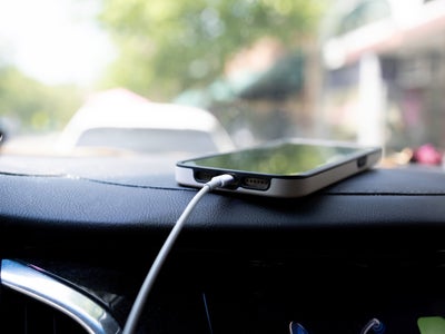 Insolite : l'iPhone 14 sauve la vie d'une femme après un accident de voiture