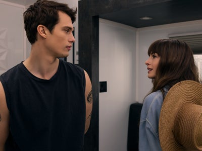 L'Idée d'être avec toi : la romance avec Anne Hathaway et Nicholas Galitzine arrive sur Prime Video