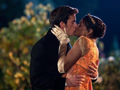 La Chronique des Bridgerton : pourquoi il y a t-il moins de scènes torrides dans la saison 2 ?