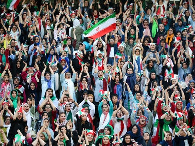 3 500 Iraniennes assistent à un match de foot, une première en 40 ans