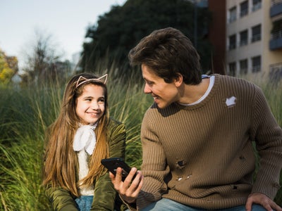 Comment configurer le smartphone NEOW Safe Plus pour son ado ?