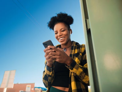 Profitez vite de prix réduits sur les smartphones pendant les promos de l'été chez SFR