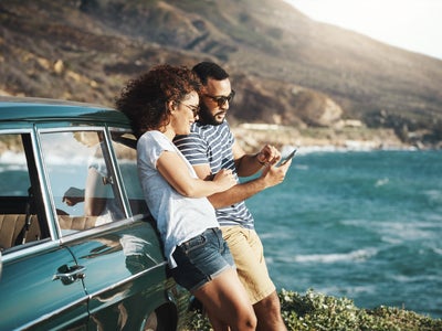 Quelles options pour mon forfait mobile SFR à l'étranger ?