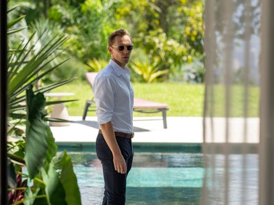 The Night Manager sur Prime Video : la série avec Tom Hiddleston aura-t-elle une saison 3 ?