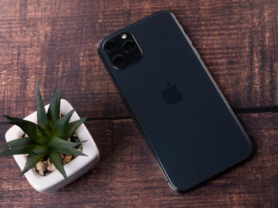 Pourquoi il faut poser son smartphone côté écran