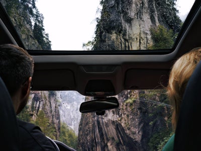 Insolite : un couple rescapé d’une chute mortelle grâce à l’iPhone 14