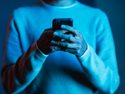 Téléphone : à quoi correspond le point bleu ?