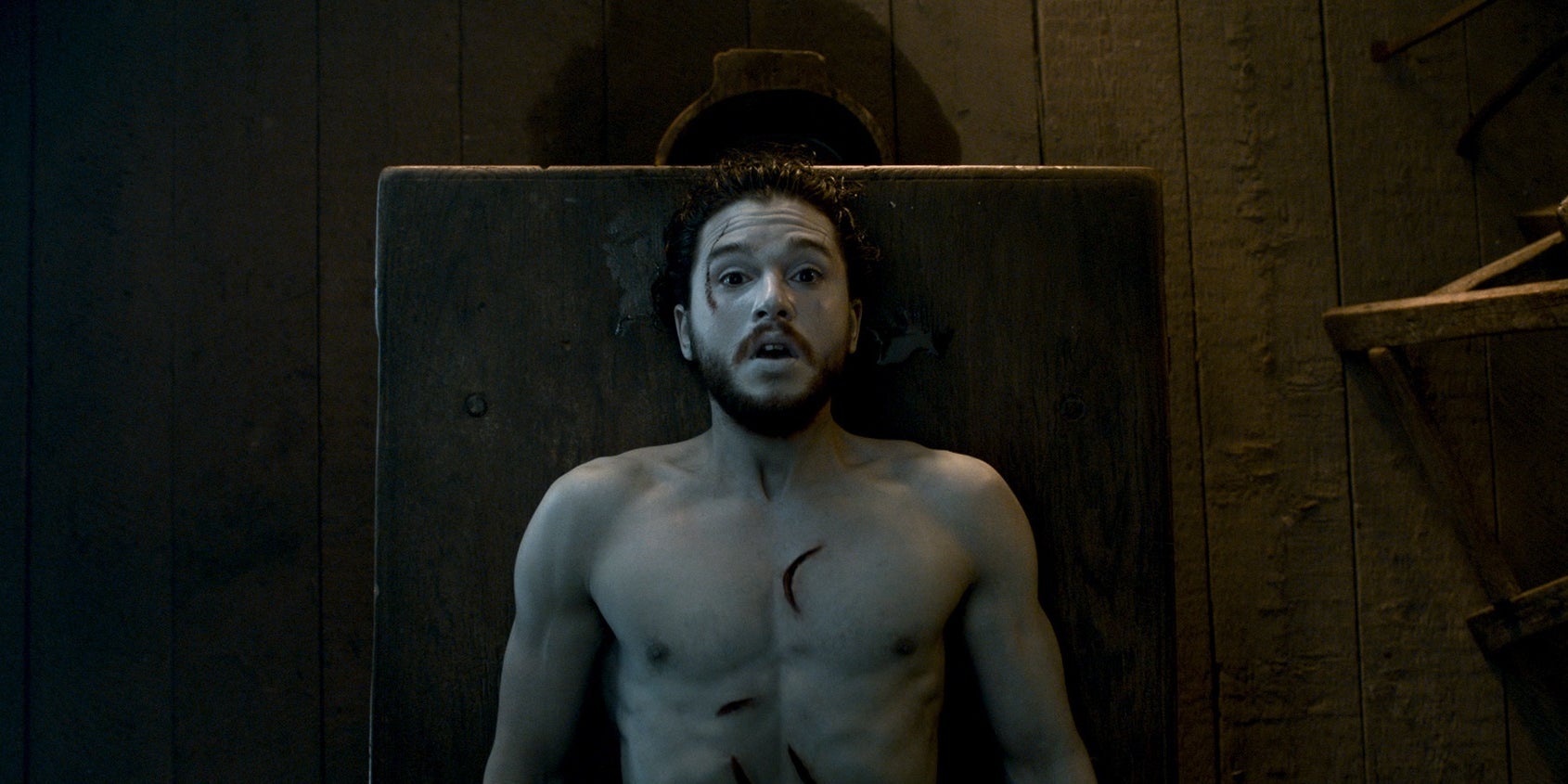 Jon Snow (Kit Harrington) revient à la vie dans Game of Thrones.
