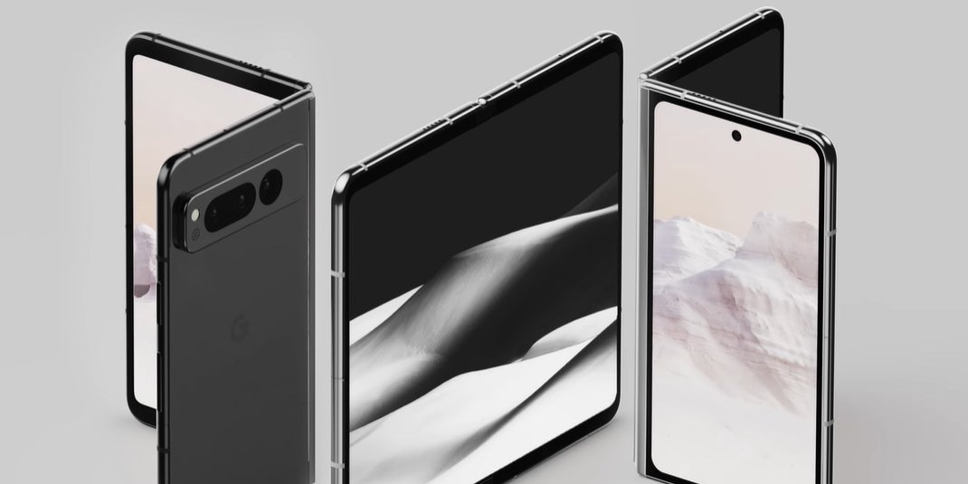 Le site Front Page Tech a publié des clichés qui révèleraient le design du Google Pixel Fold.