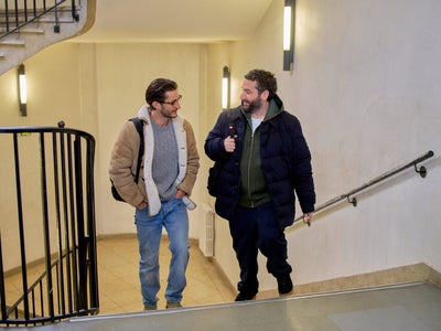 La Grande Classe : Mouloud Achour reçoit Pierre Niney pour la première de l’émission