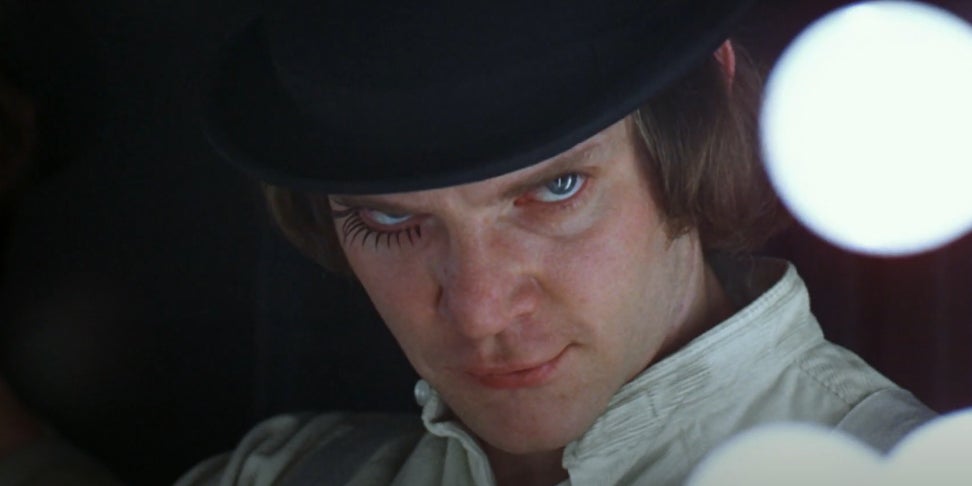 Malcolm McDowell joue le sadique Alex DeLarge dans Orange Mécanique