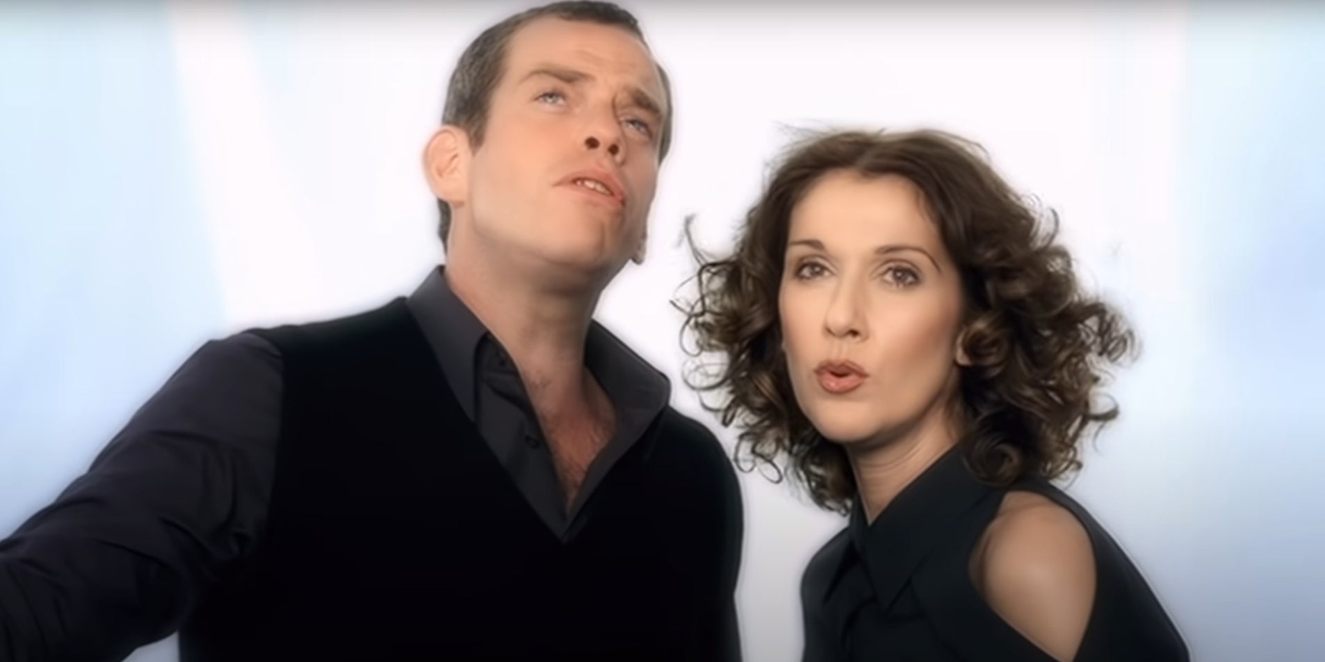 Garou et Céline Dion, dans le fameux clip de leur chanson "Sous le vent"