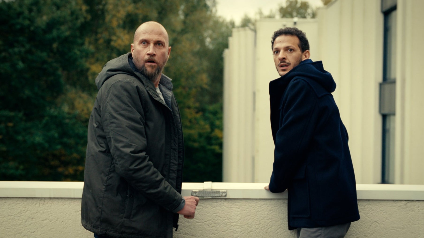 François Damiens et Vincent Dedienne, duo de la série "Les amateurs"