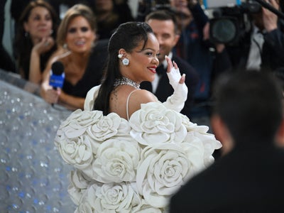 On connaît enfin le smartphone, au zoom incroyable, qui a filmé Rihanna lors de son concert en Inde