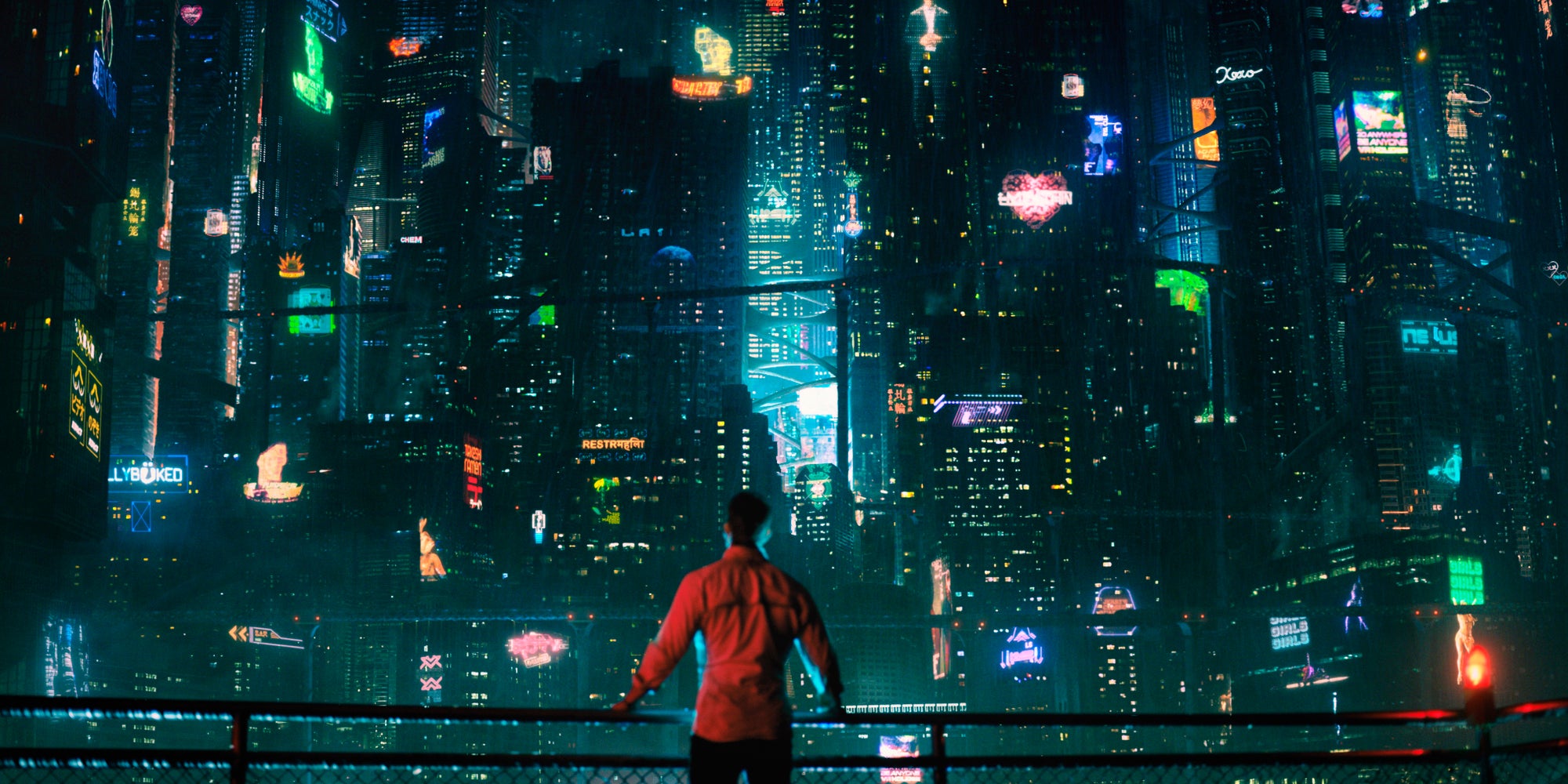 Joel Kinnaman dans la première saison d'Altered Carbon sur Netflix.