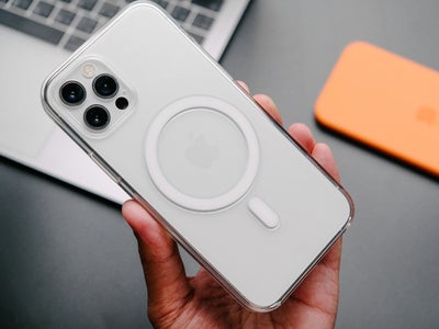 iPhone 12 : bientôt une batterie externe MagSafe ?