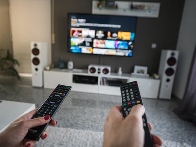 Prime Video se lance dans le doublage des films et séries par l'intelligence artificielle