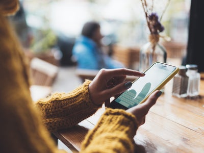 Bientôt un smartphone à double écran en forme de T ?