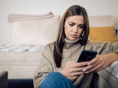 Avec iOS 26, Apple va lutter davantage contre les SMS indésirables