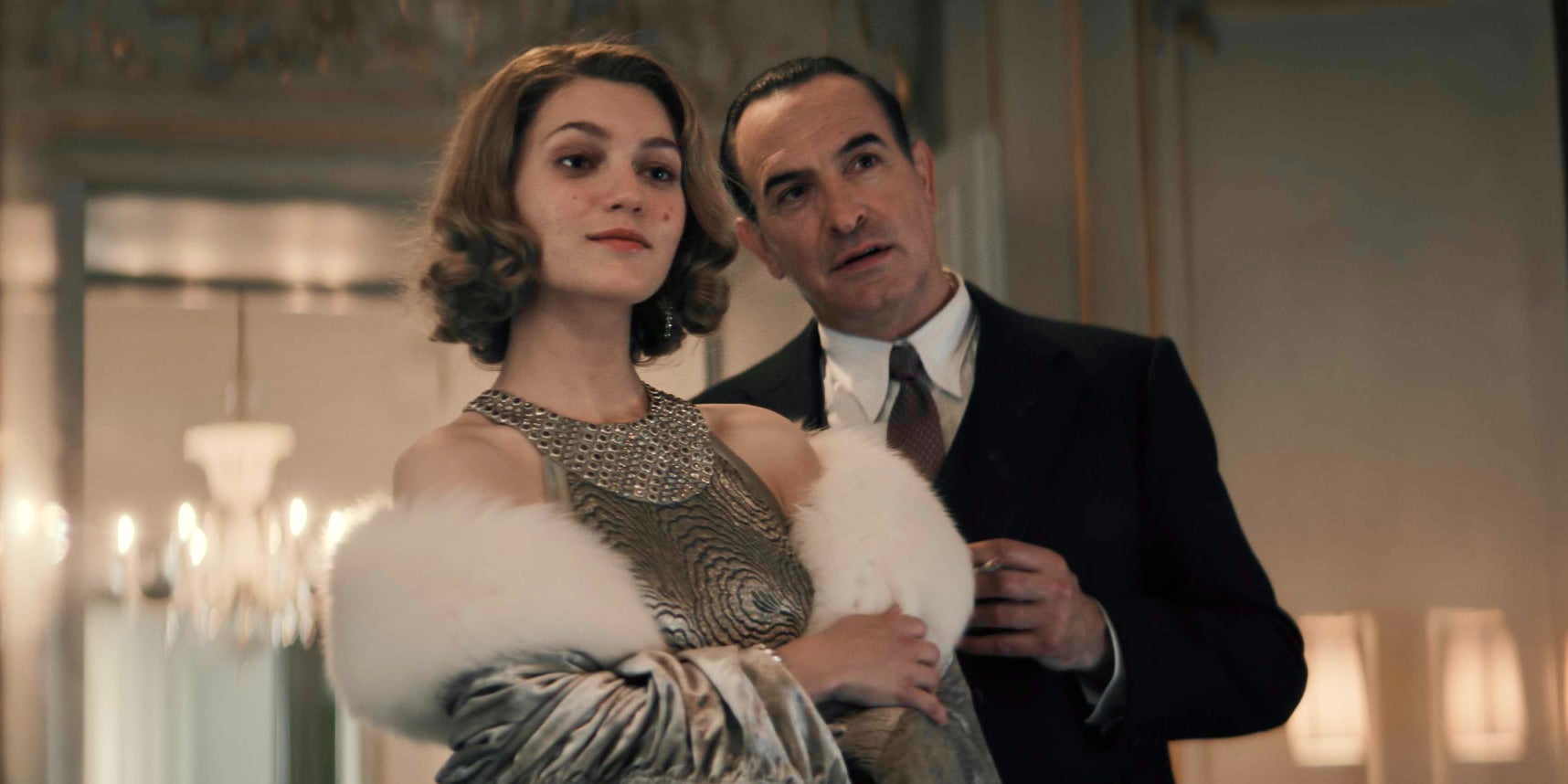 Nastya Golubeva Carax et Jean Dujardin dans "Les Rayons et les Ombres".