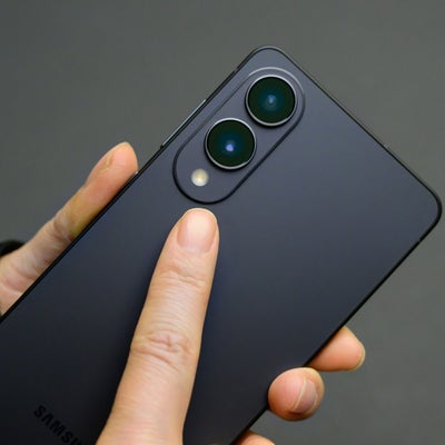 Quelles différences entre le Samsung Galaxy S25 et le Galaxy S25 Edge ?