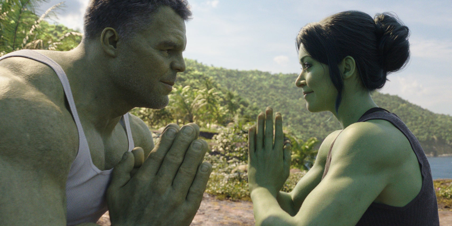 Hulk (Mark Ruffalo) et She-Hulk (Tatiana Maslany) dans la nouvelle série de Disney+ She-Hulk