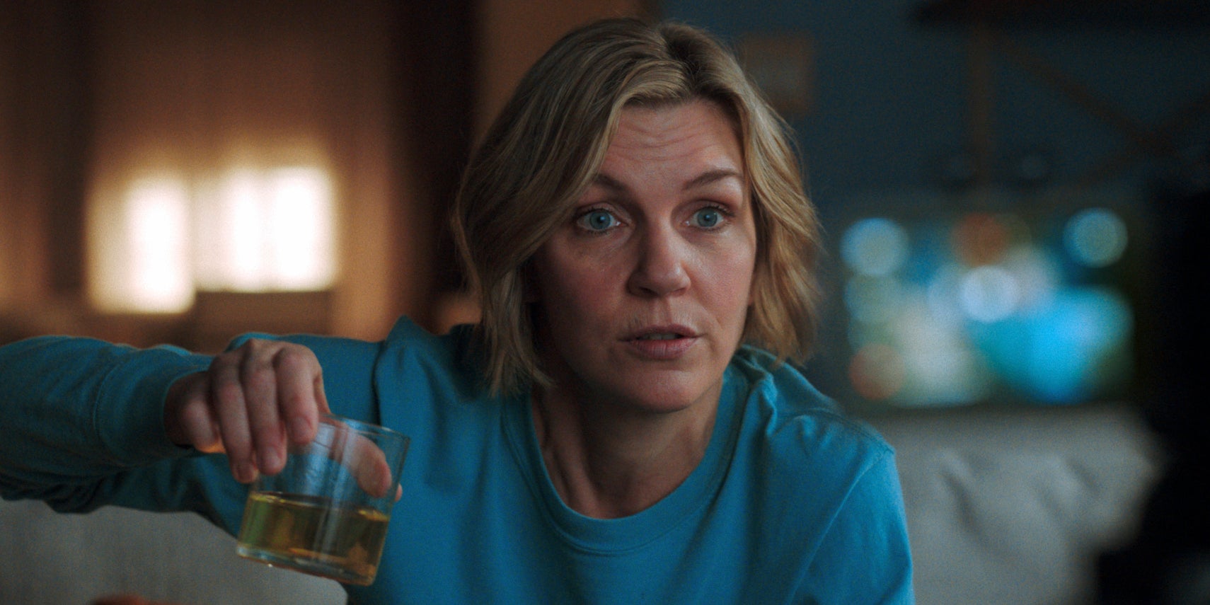 Rhea Seehorn dans « Pluribus », actuellement sur Apple TV.