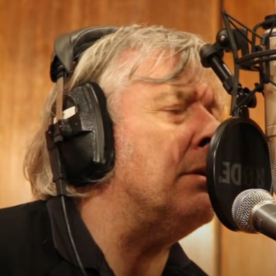 Le chanteur Arno en cinq titres