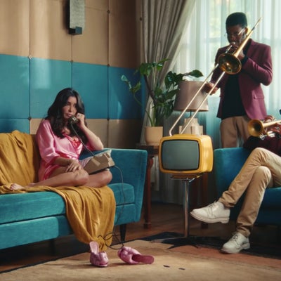 Après la Star Academy, Jenifer fait son grand retour dans les bacs