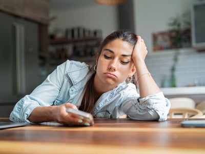 Comment lutter contre les spams vocaux et SMS indésirables ?