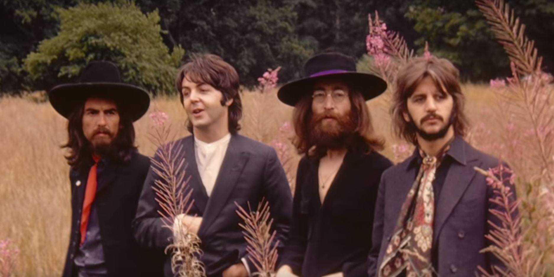 George Harrison, Paul McCartney, John Lennon et Ringo Starr dans le clip de Here Comes The Sun, réédité pour les 50 ans d'Abbey Road.