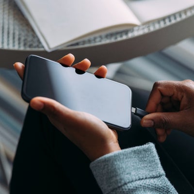 Peut-on utiliser n'importe quel chargeur pour son smartphone ?