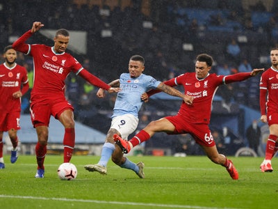 Premier League : pourquoi seulement 3 changements par match ?