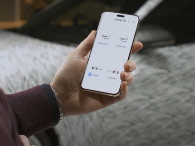 Insolite : le HONOR Magic6 Pro vous permet de déplacer une voiture à l’aide de vos yeux