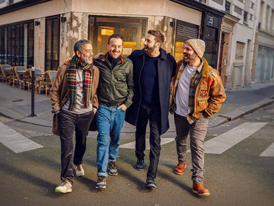 Super Mâles : la nouvelle série romantique avec Manu Payet arrive sur Netflix