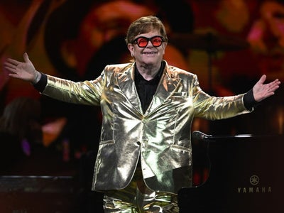 Surprise : Elton John revient avec un nouvel album !