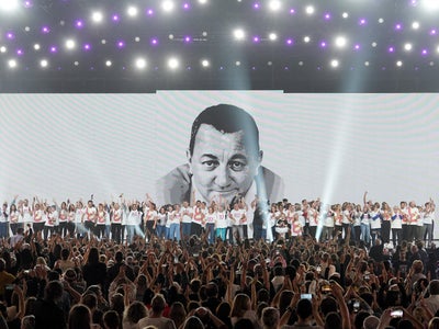 Les Enfoirés dévoilent leur hymne 2024, Jusqu’au dernier